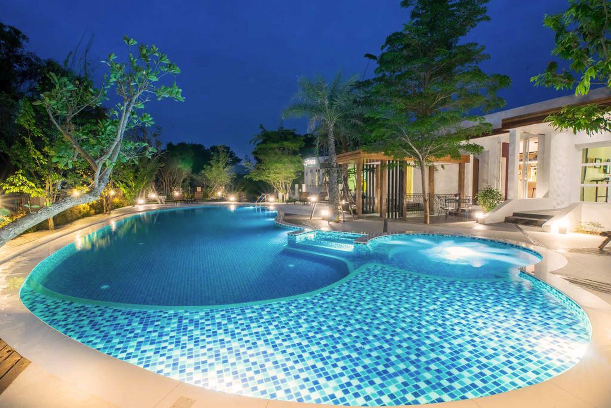 Monkey House Hotel Chiang Mai Buitenkant foto